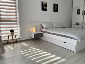 Vice-Versa by Jules Studio
